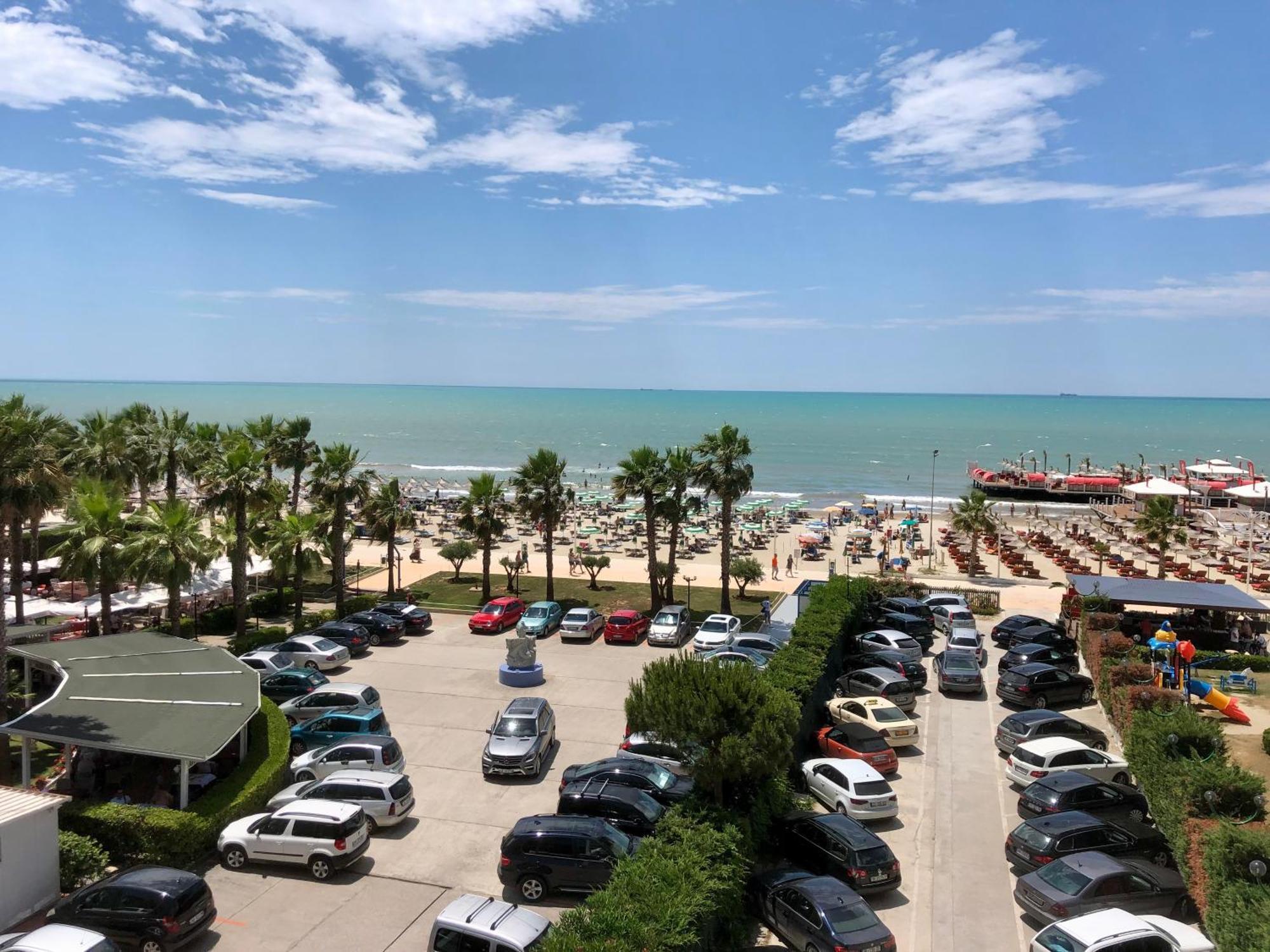 Apartment Ermest ,Kavaje Rock Дуррес Экстерьер фото