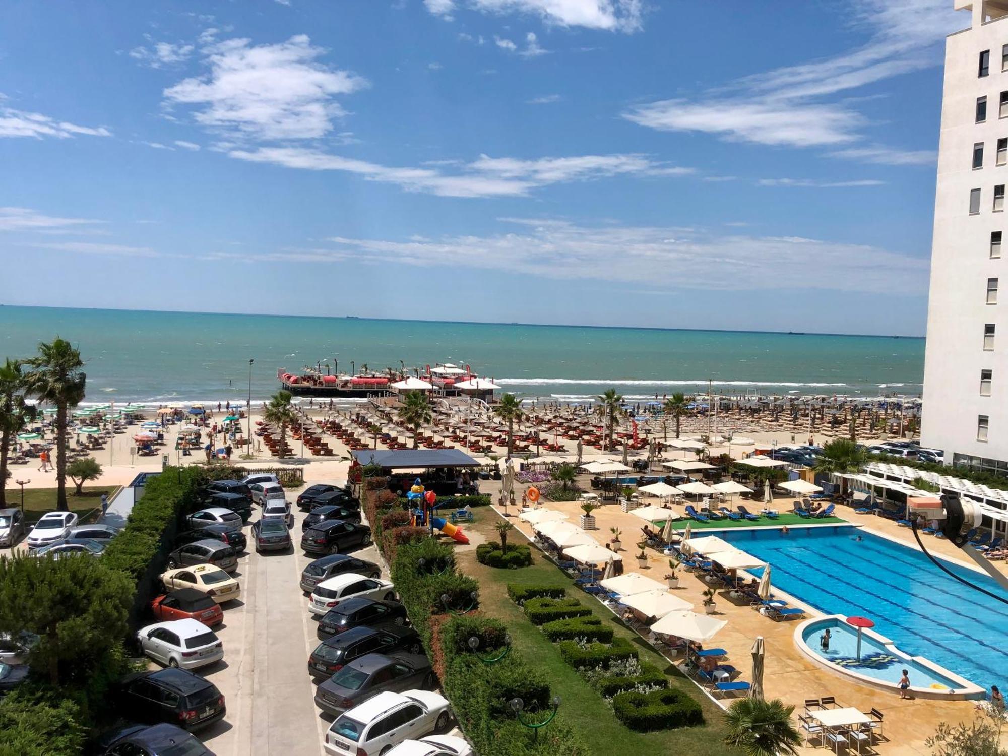 Apartment Ermest ,Kavaje Rock Дуррес Экстерьер фото