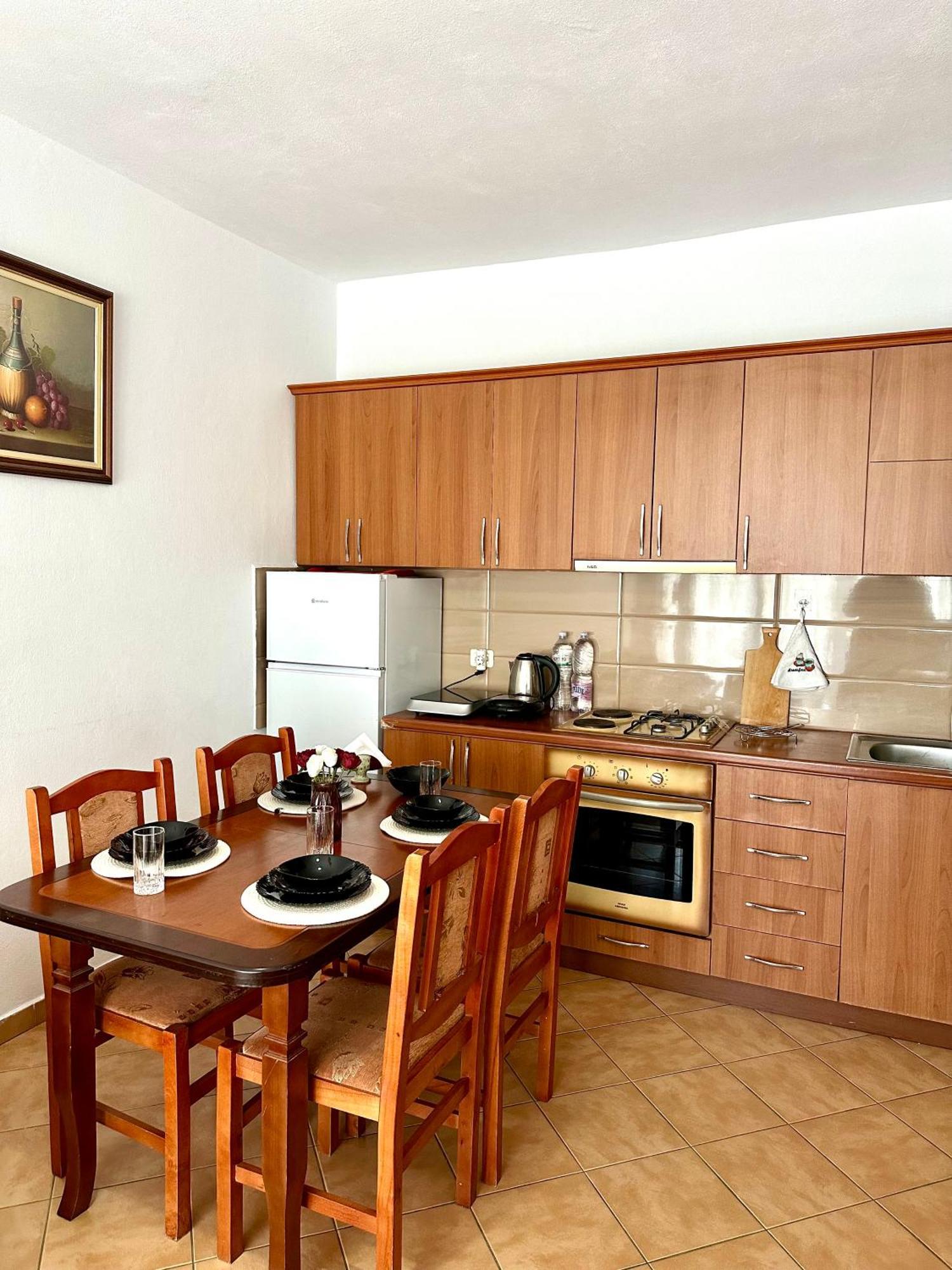 Apartment Ermest ,Kavaje Rock Дуррес Экстерьер фото
