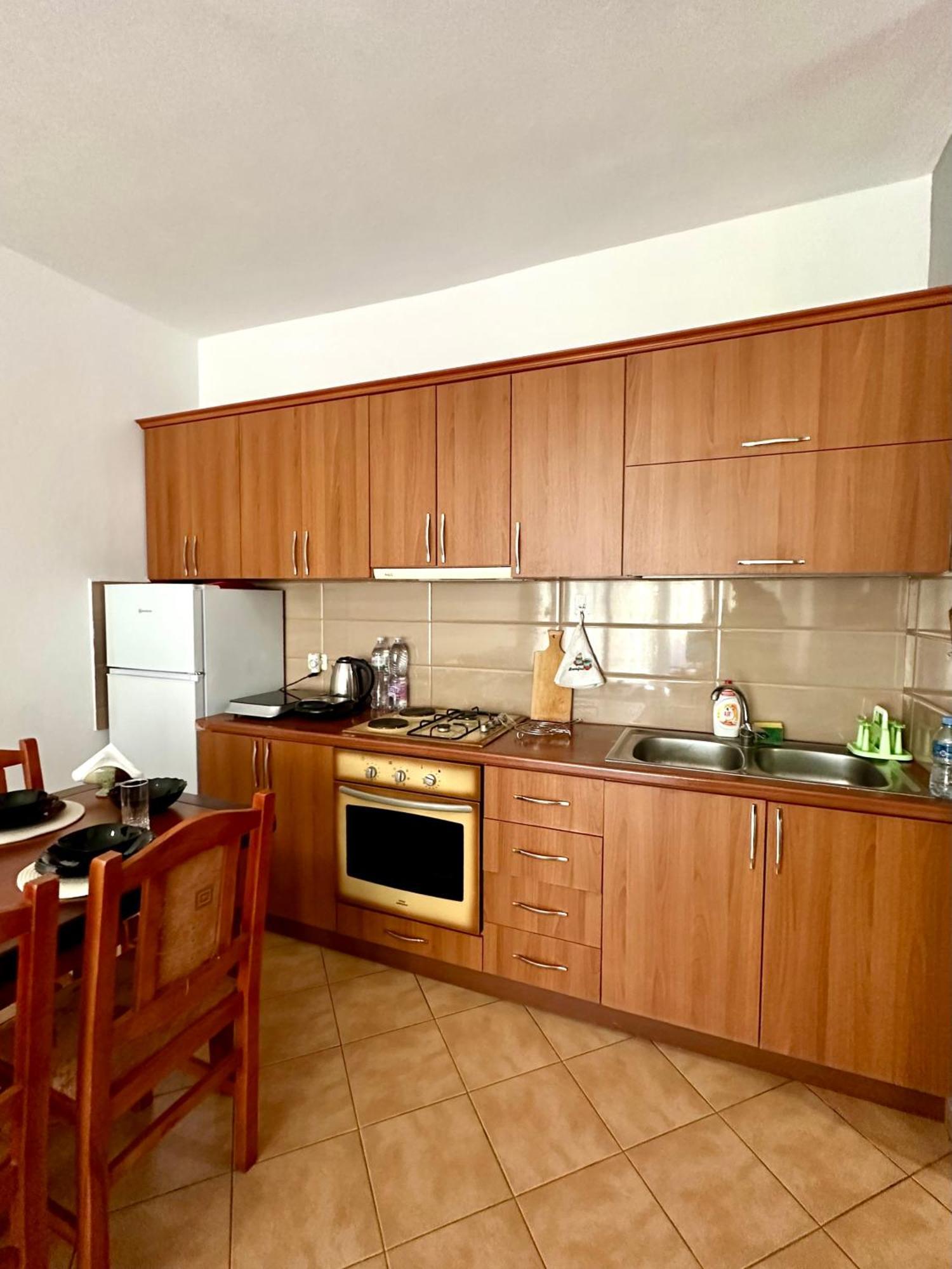 Apartment Ermest ,Kavaje Rock Дуррес Экстерьер фото
