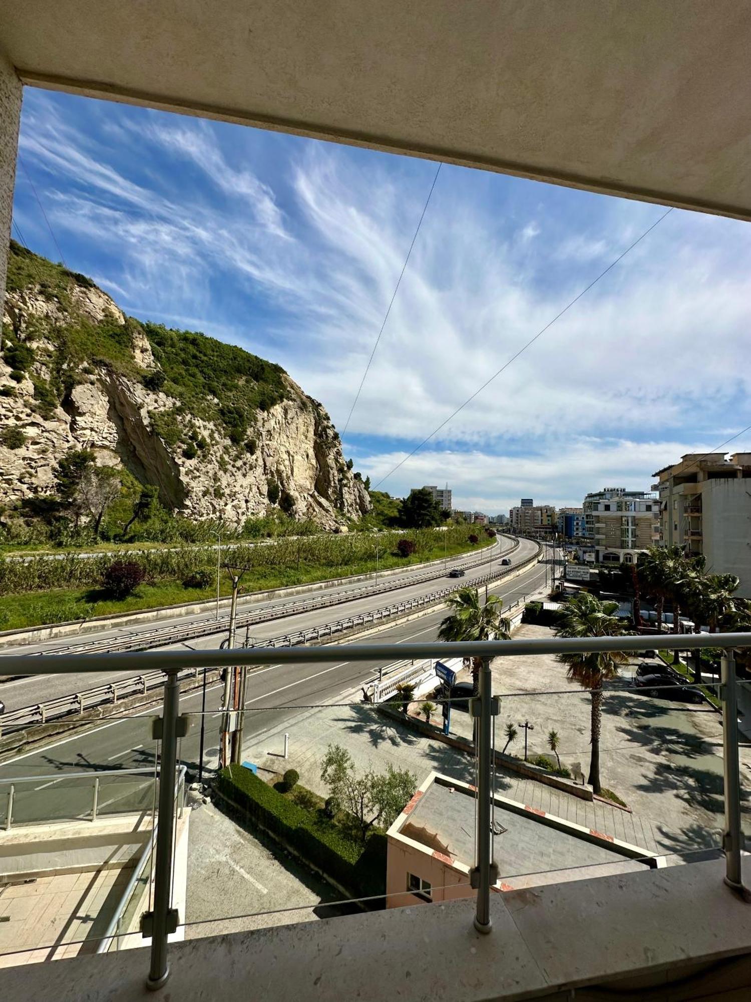 Apartment Ermest ,Kavaje Rock Дуррес Экстерьер фото